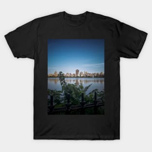 Central Park Lake Manhattan Skyline NYC T-Shirt